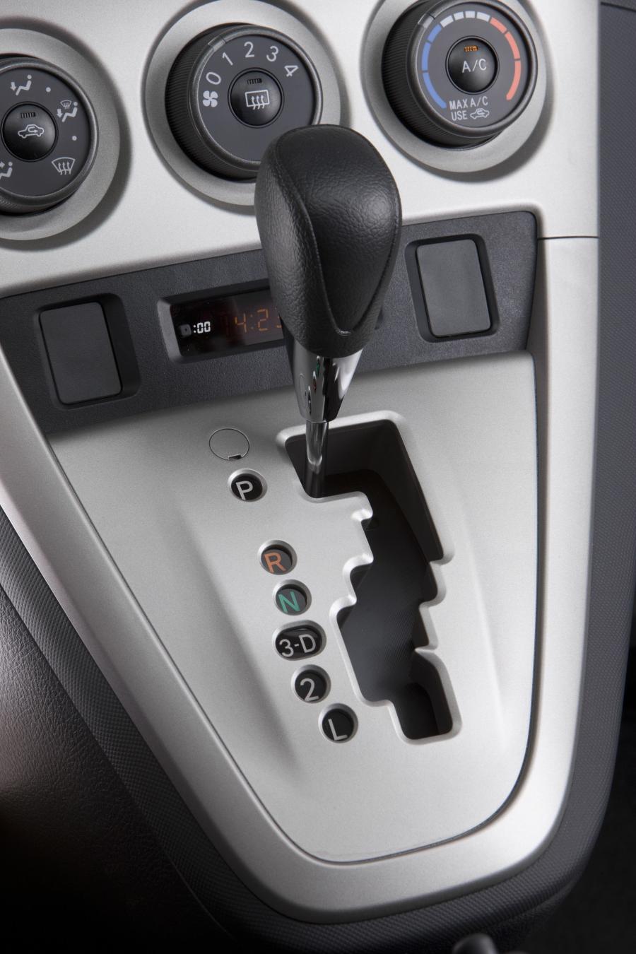 Toyota Matrix 2011 года  (фото 21 из 38)